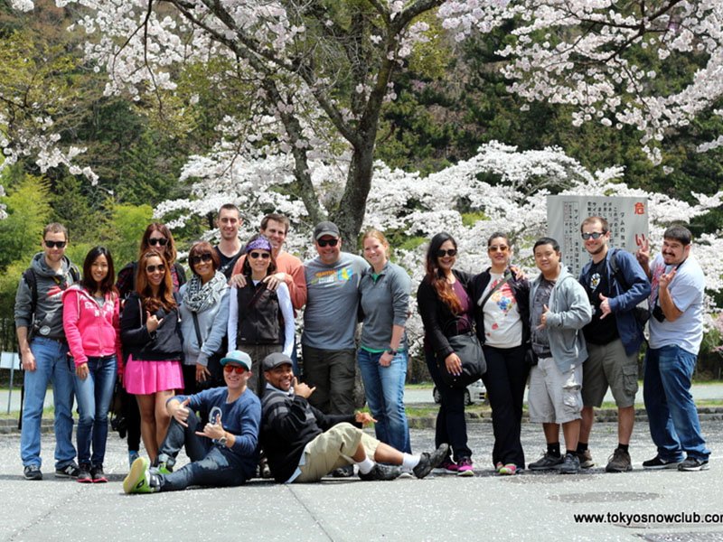 Shosenkyo Gorge Spring Color Walk & Wineries}